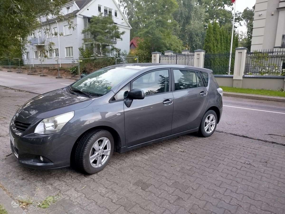 Toyota Verso - 3