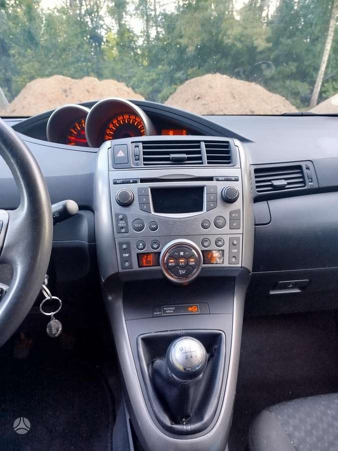 Toyota Verso - 7