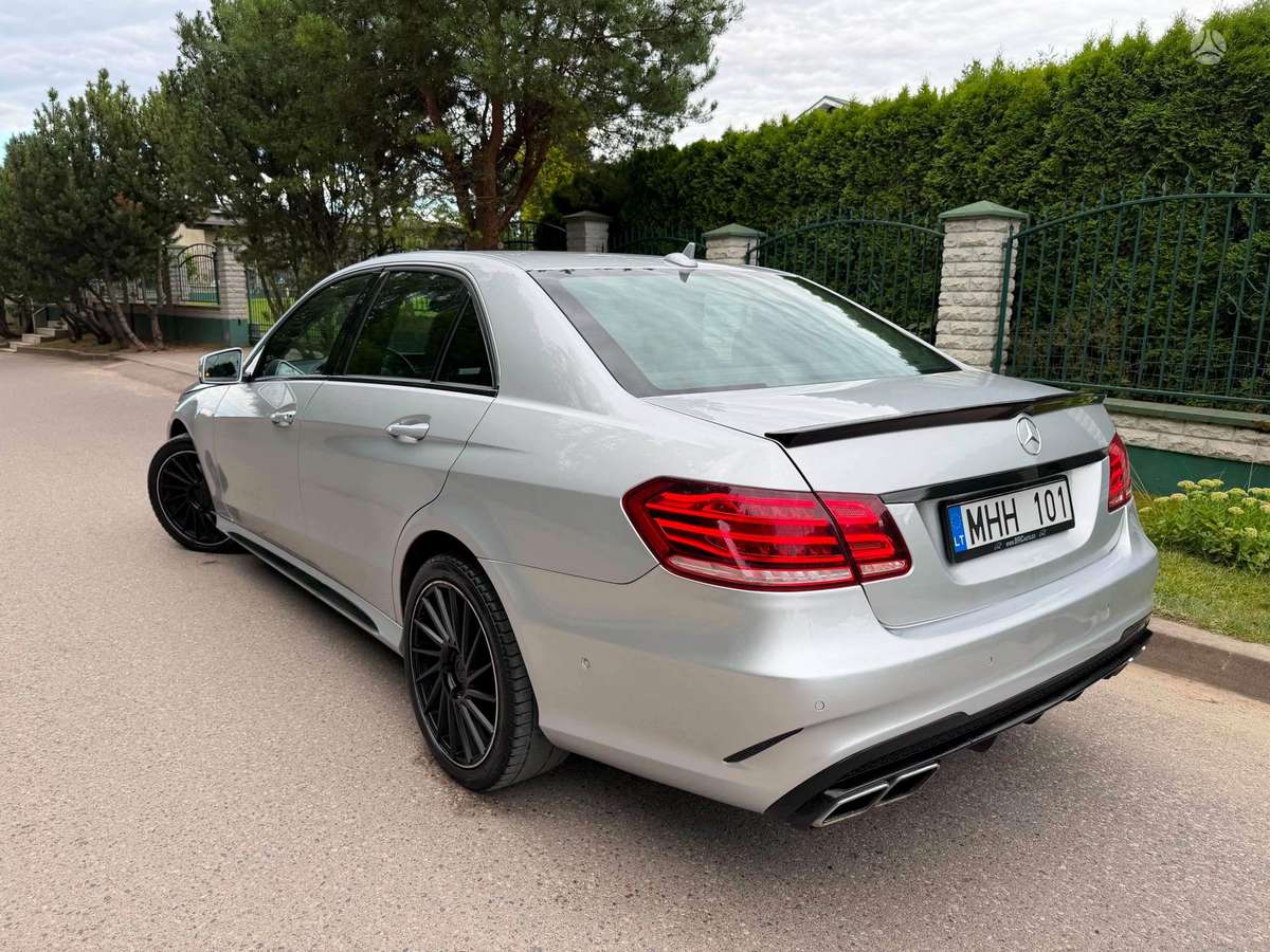 Mercedes-Benz E400, 3.5 l., Седан