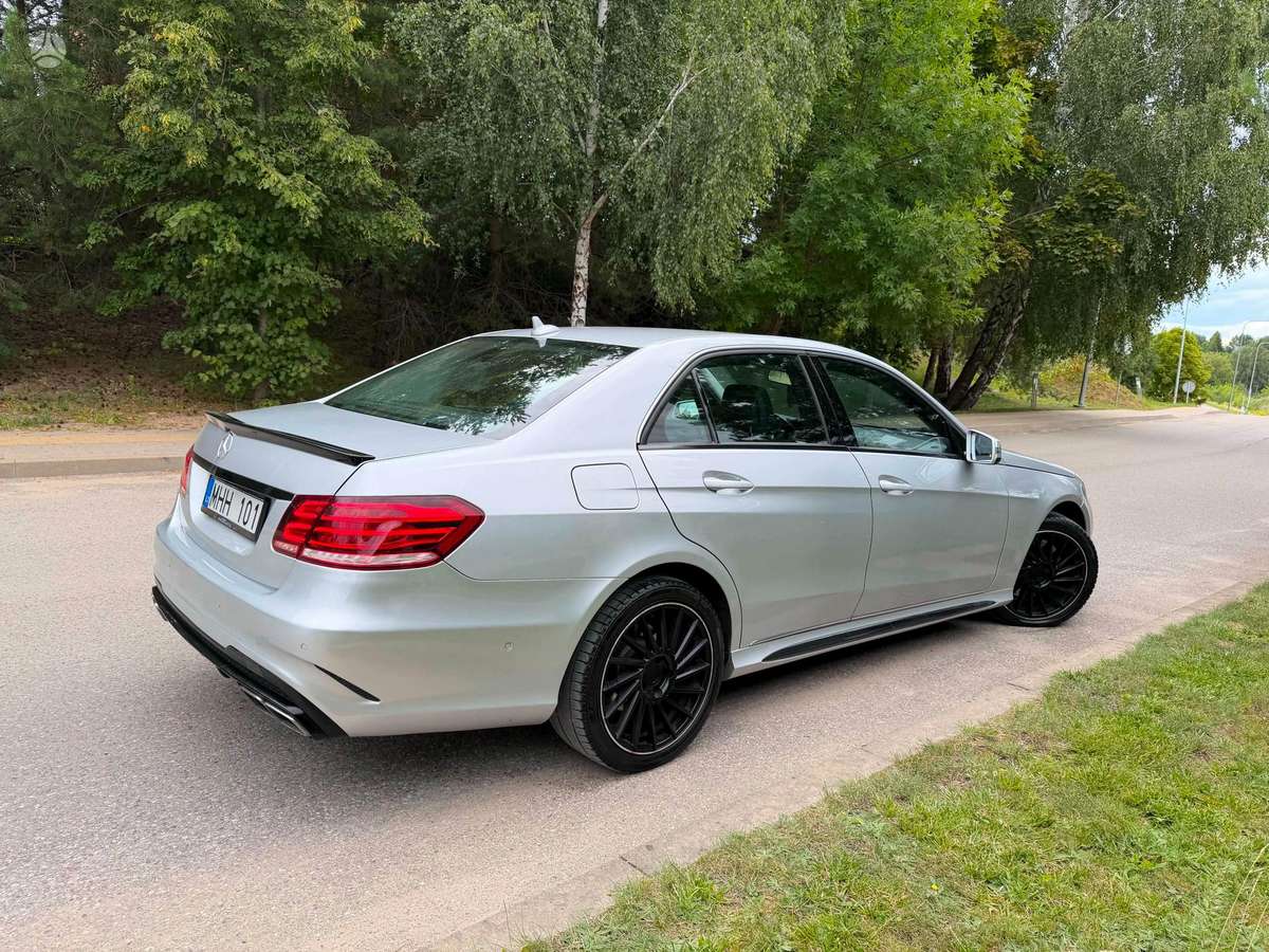 Mercedes-Benz E400, 3.5 l., Седан