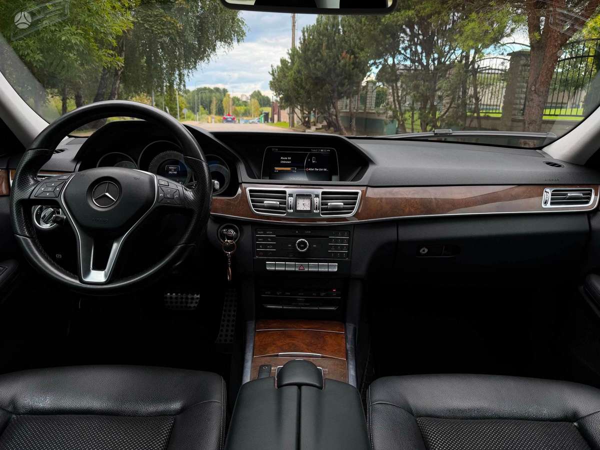Mercedes-Benz E400, 3.5 l., Седан