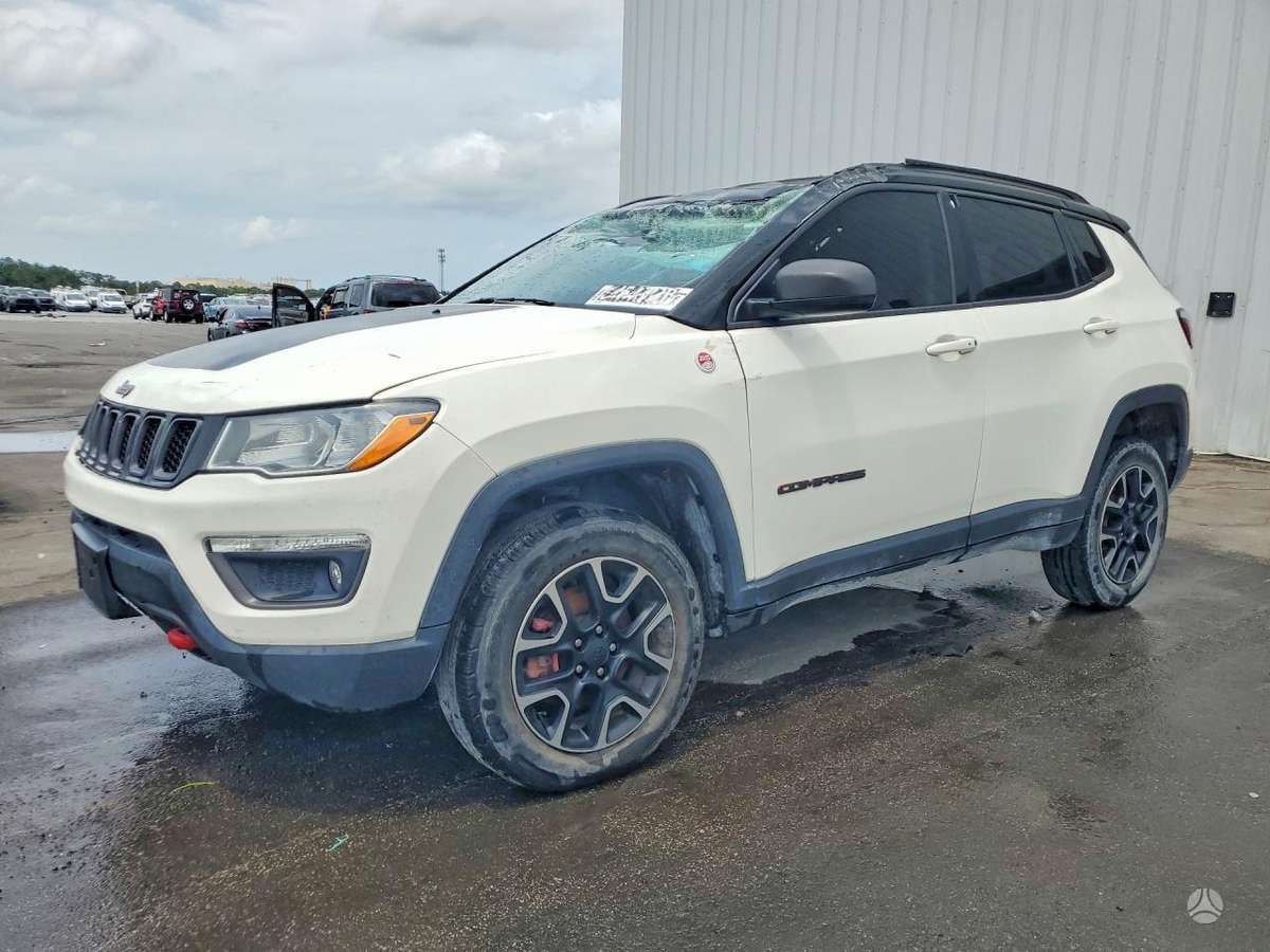 Jeep Compass, 2.4 l., off-road / crossover