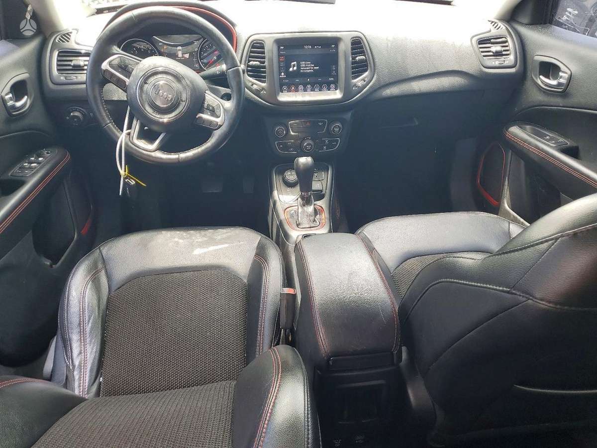 Jeep Compass, 2.4 l., off-road / crossover