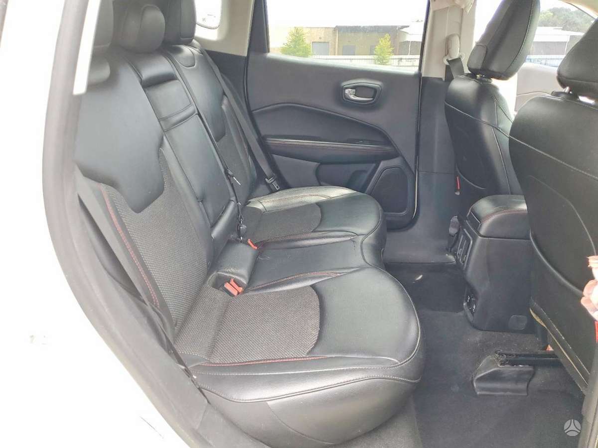 Jeep Compass, 2.4 l., off-road / crossover