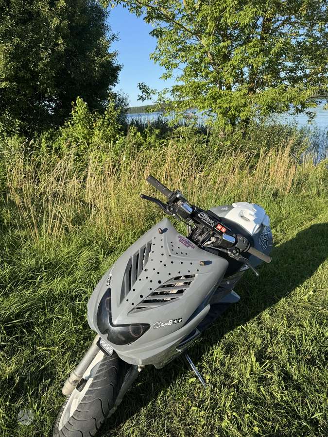 Yamaha Aerox, scooters / mopeds