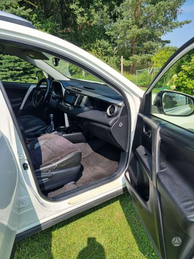 Toyota RAV4 - 9