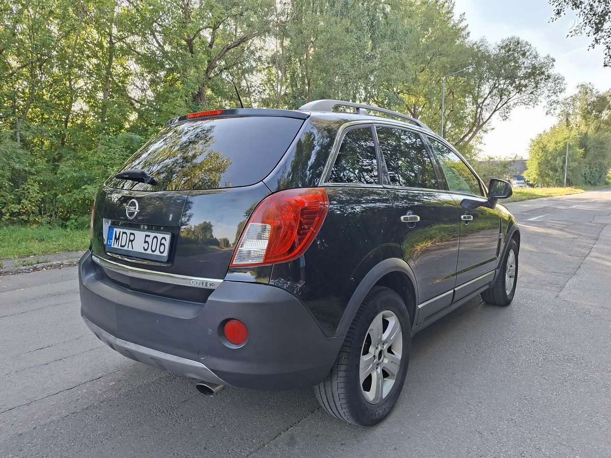 Opel Antara, 2.2 l., off-road / crossover