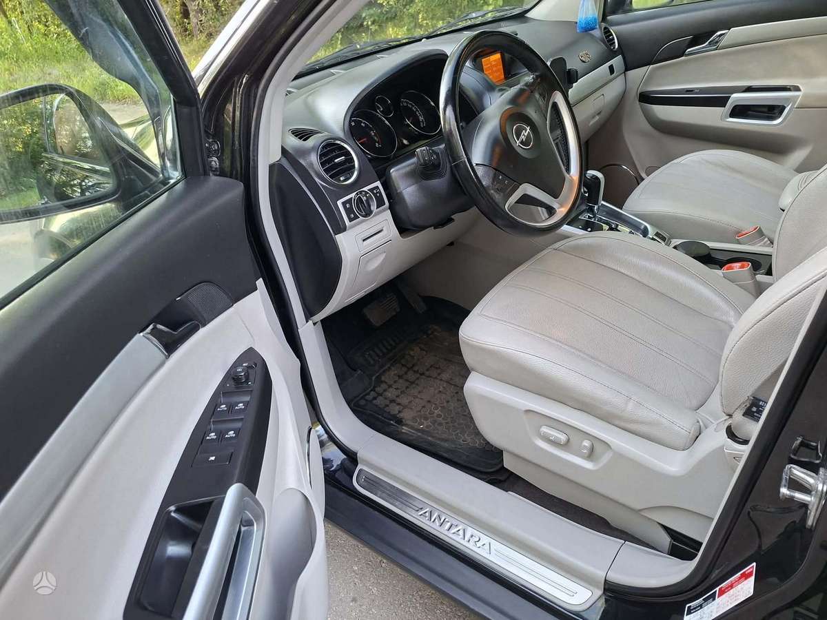 Opel Antara, 2.2 l., off-road / crossover