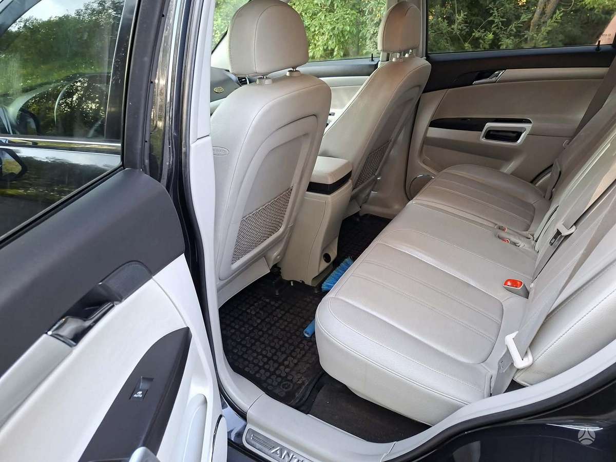 Opel Antara, 2.2 l., off-road / crossover