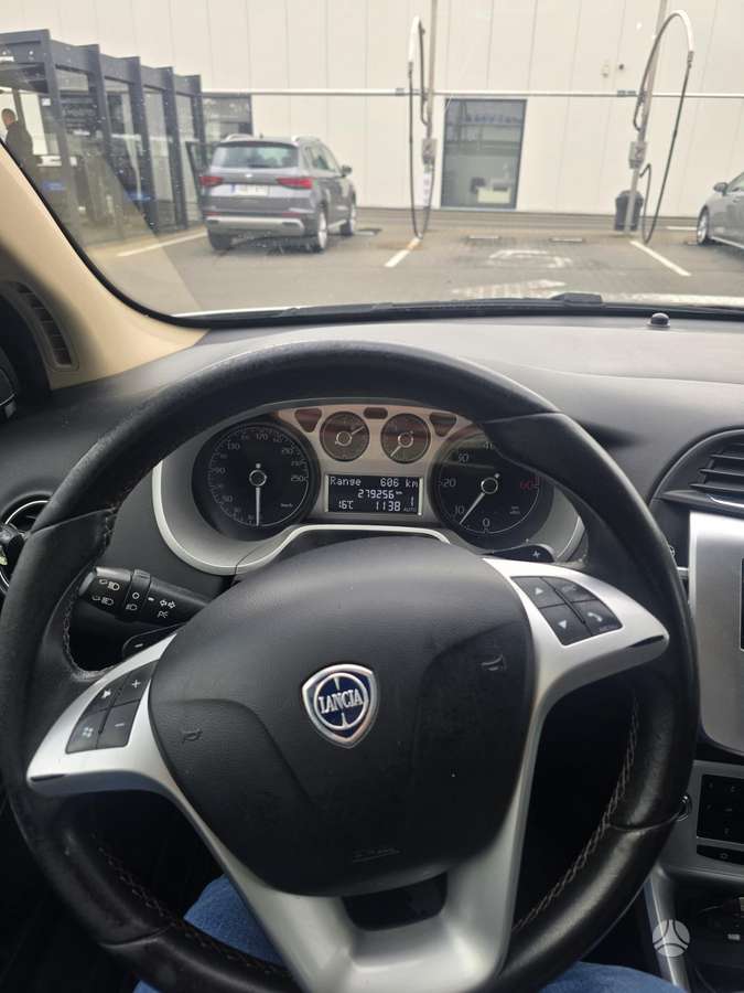 Lancia Delta, 1.6 l., hatchback
