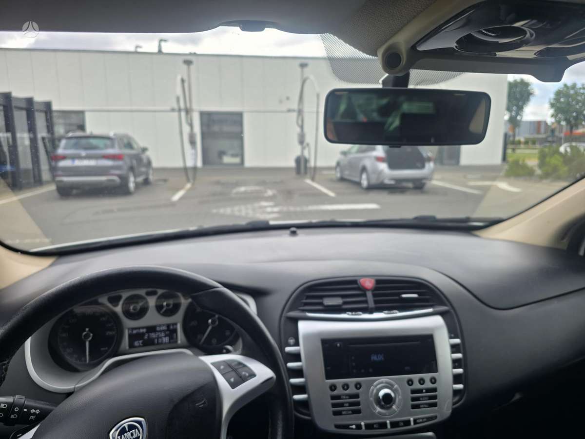 Lancia Delta, 1.6 l., hatchback