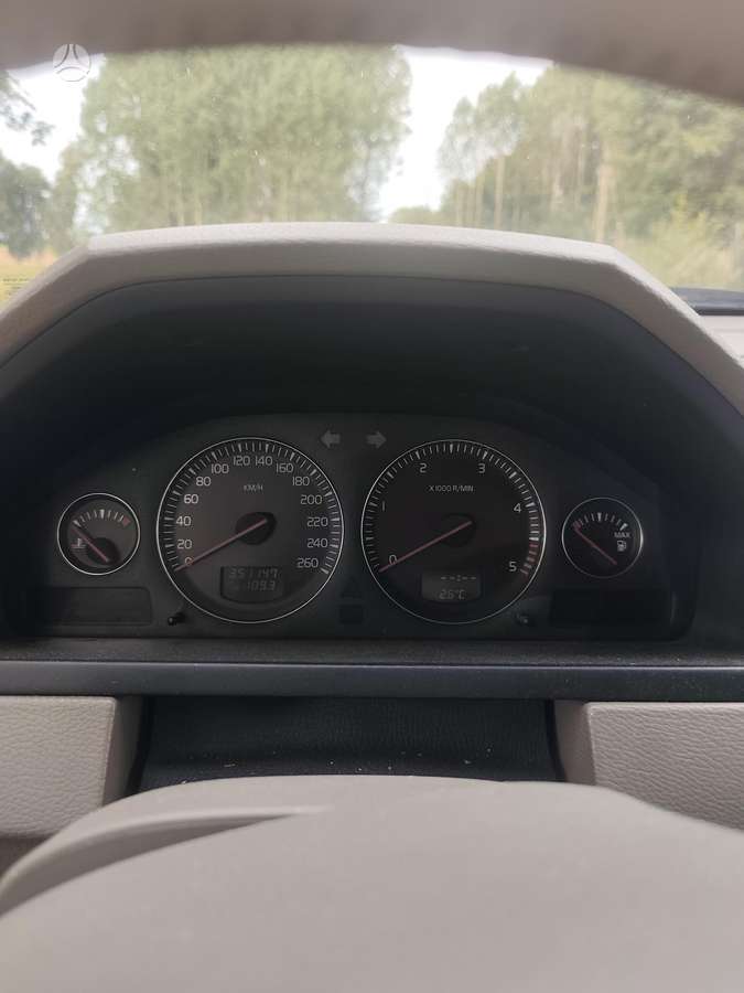 Volvo XC90, 2.4 l., off-road / crossover