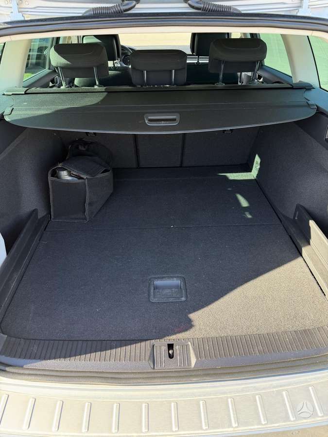 Volkswagen Passat - 2