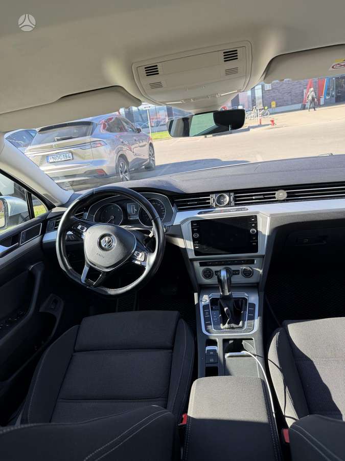 Volkswagen Passat - 8