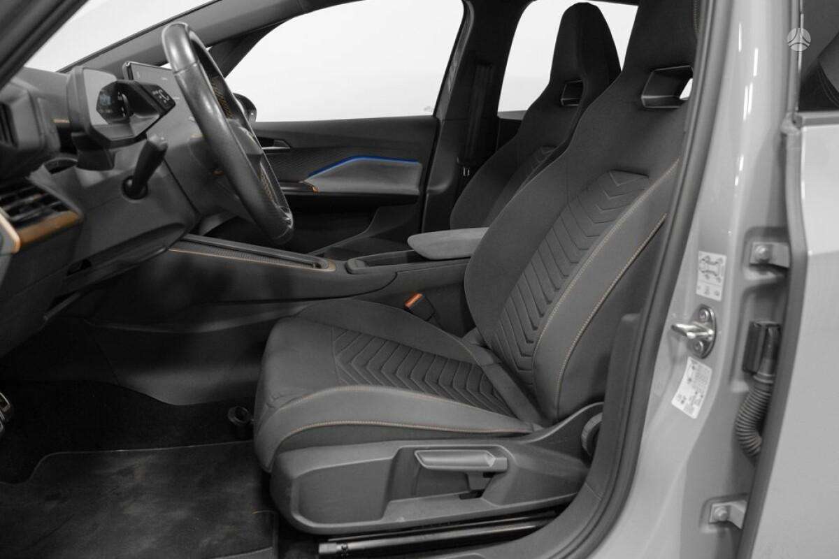 Cupra Born, hatchback