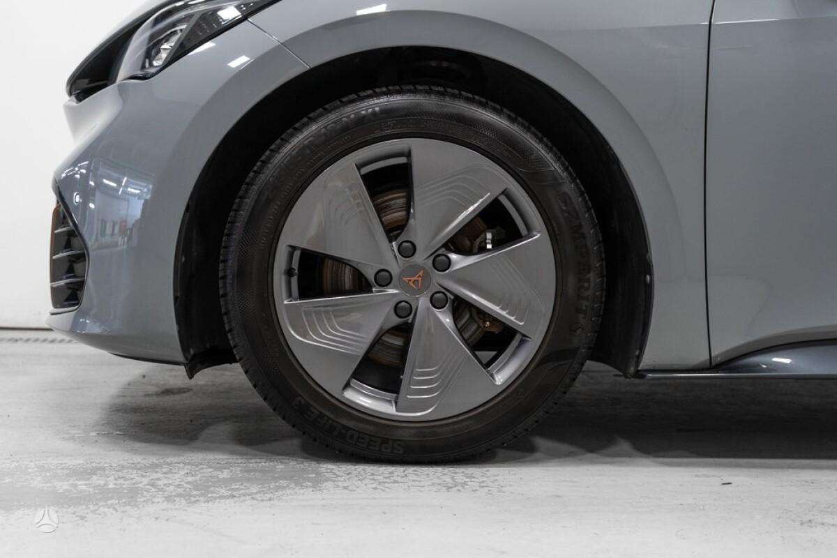 Cupra Born, hatchback