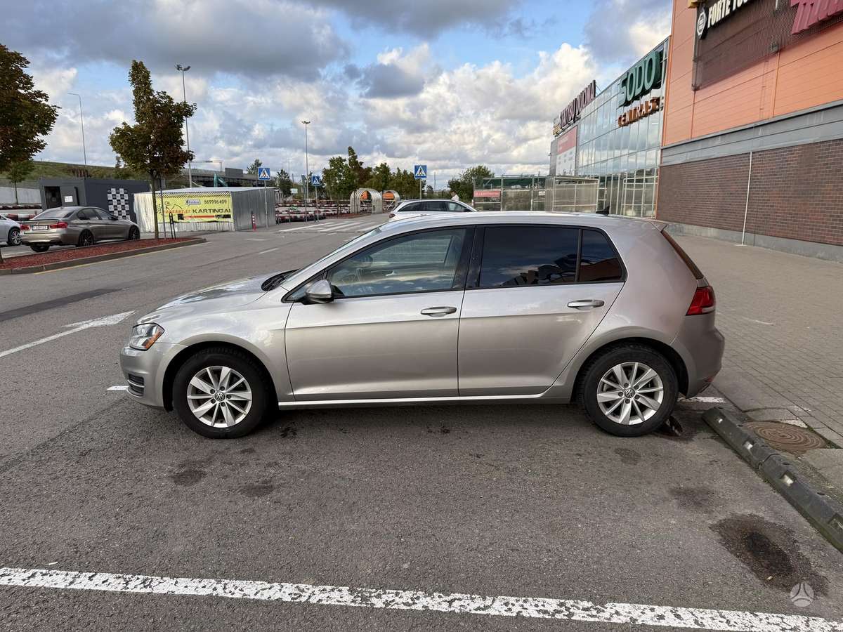 Volkswagen Golf - 3