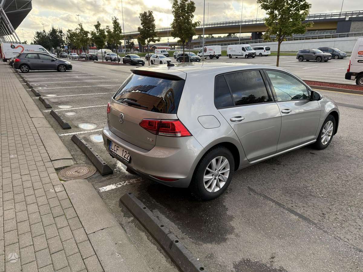 Volkswagen Golf - 4