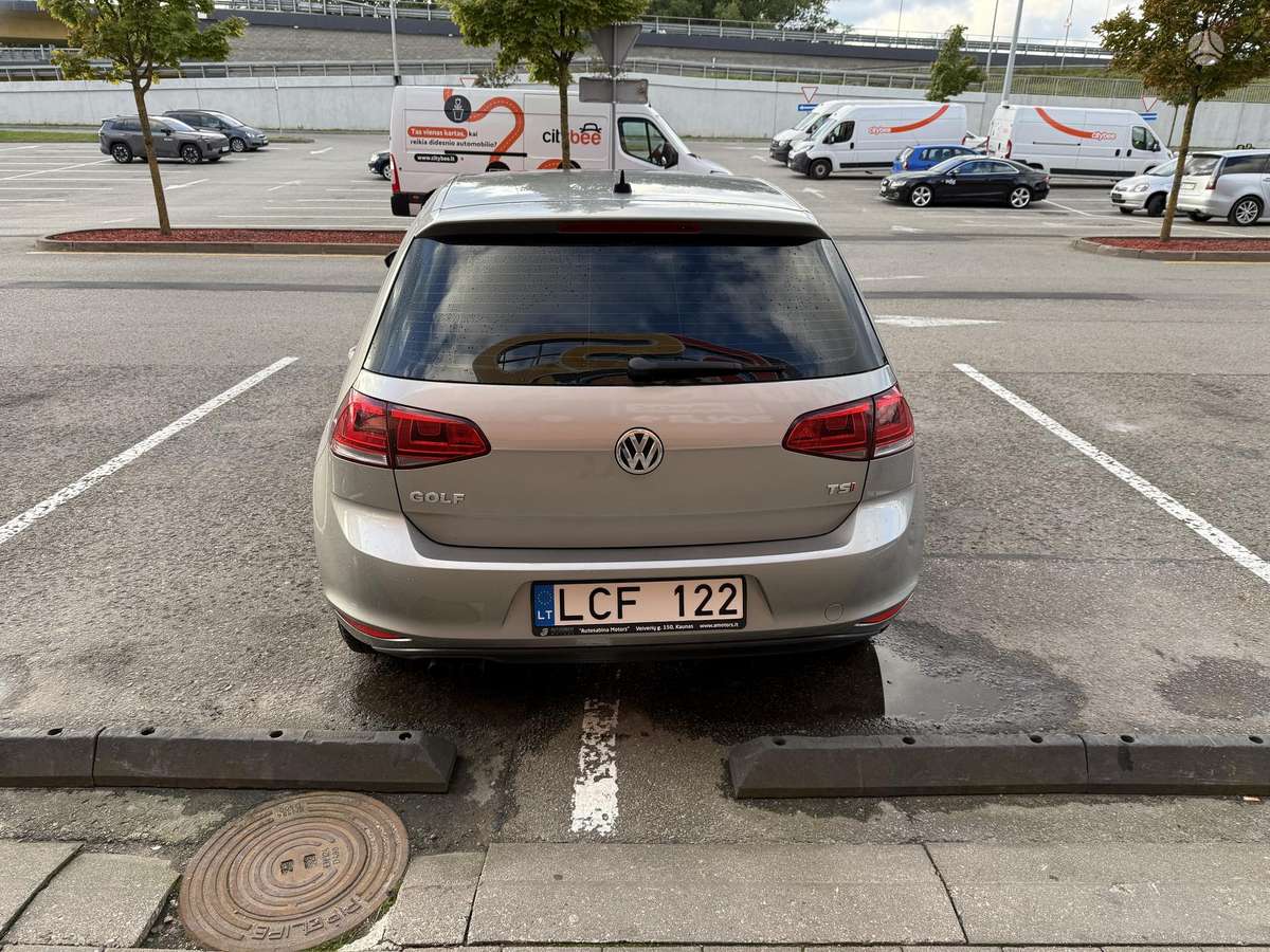 Volkswagen Golf - 5