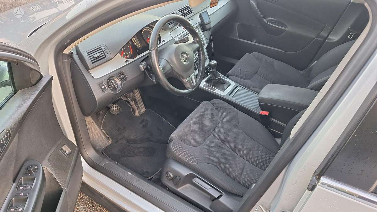 Volkswagen Passat - 8