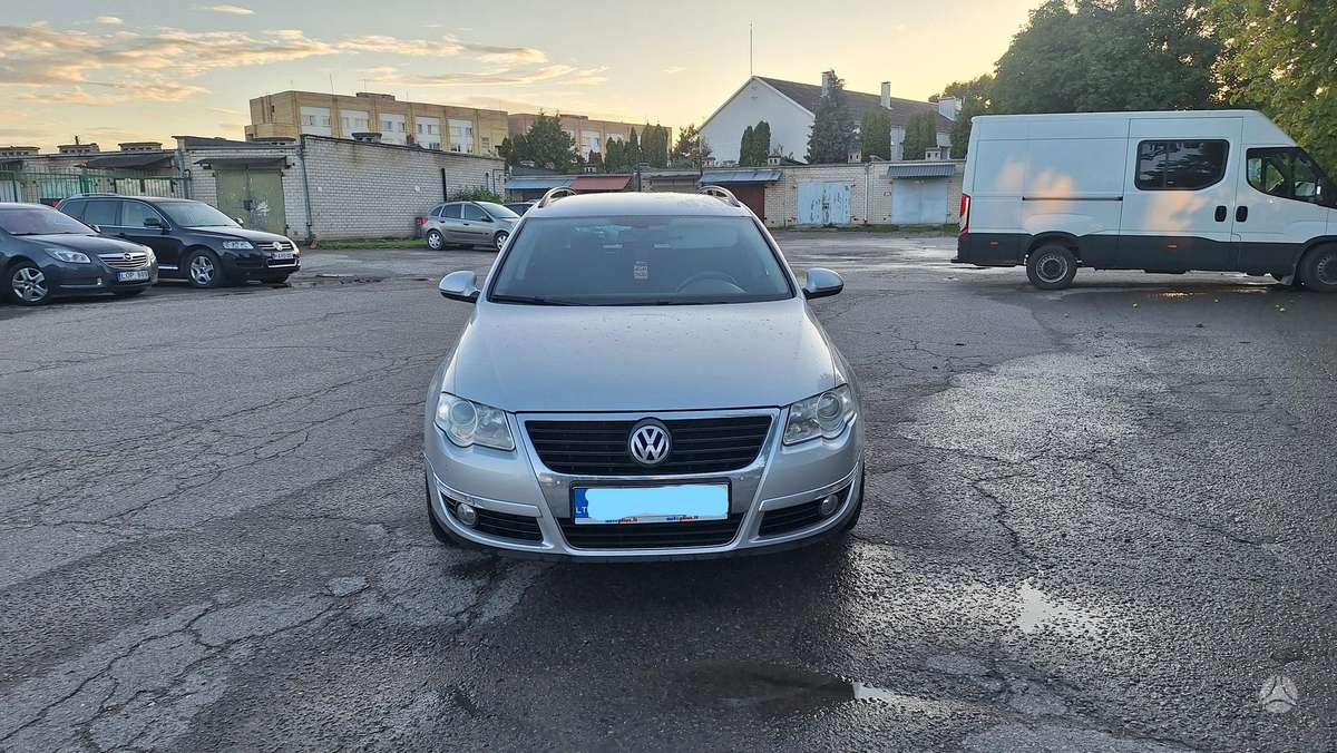 Volkswagen Passat - 2