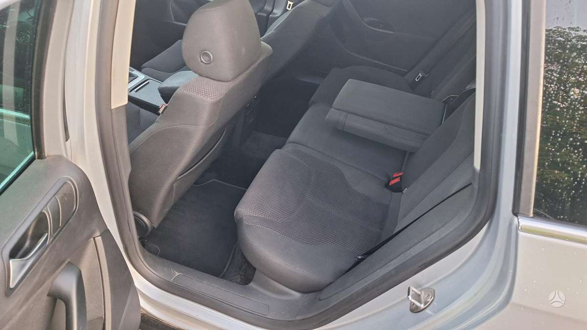 Volkswagen Passat - 9