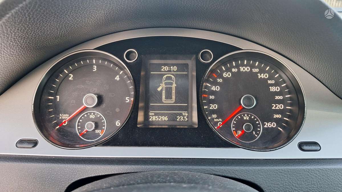 Volkswagen Passat - 12