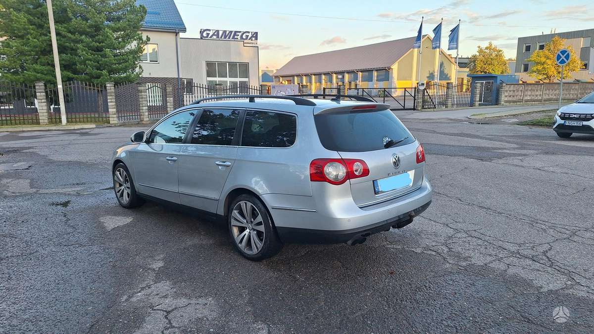 Volkswagen Passat - 4