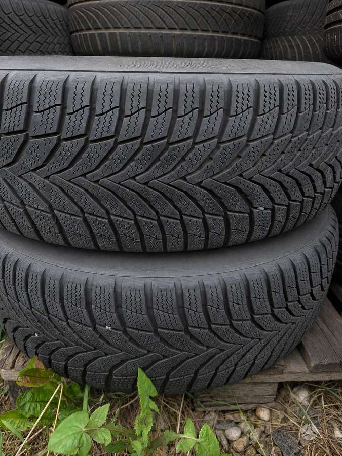 Dunlop, žieminės 215/65 R16