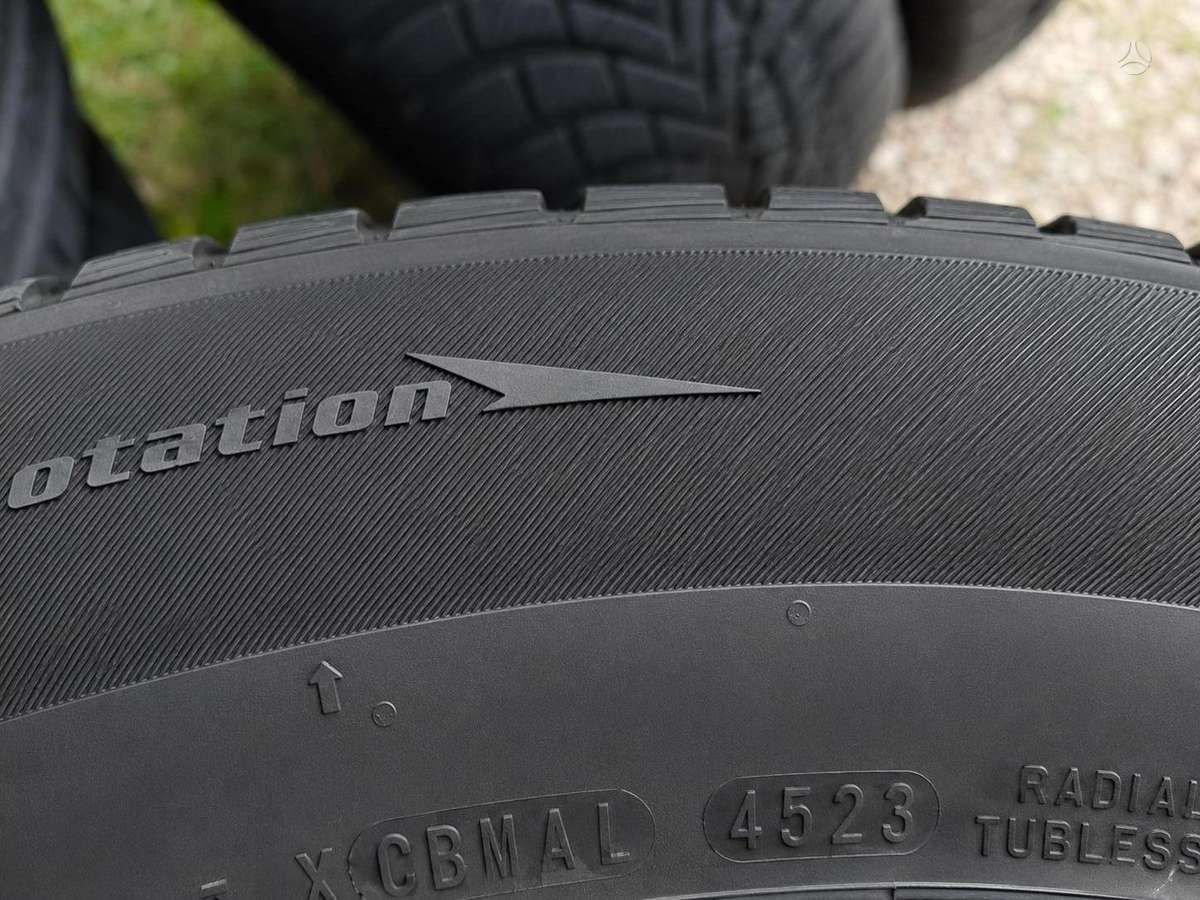 Dunlop, žieminės 215/65 R16