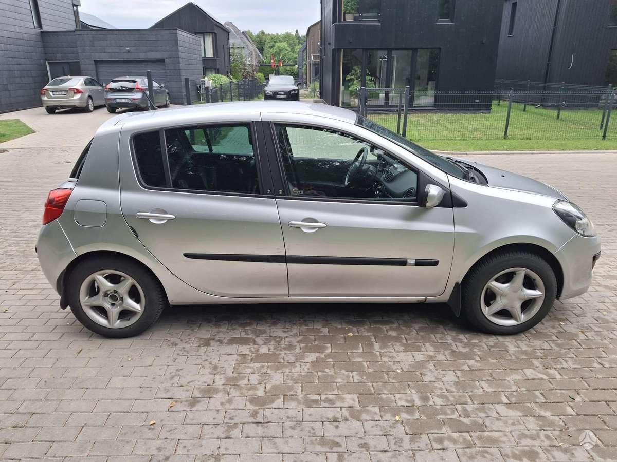 Renault Clio, 2.0 l., hatchback