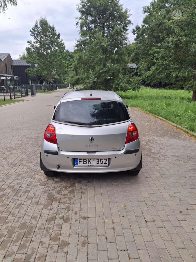 Renault Clio, 2.0 l., hatchback