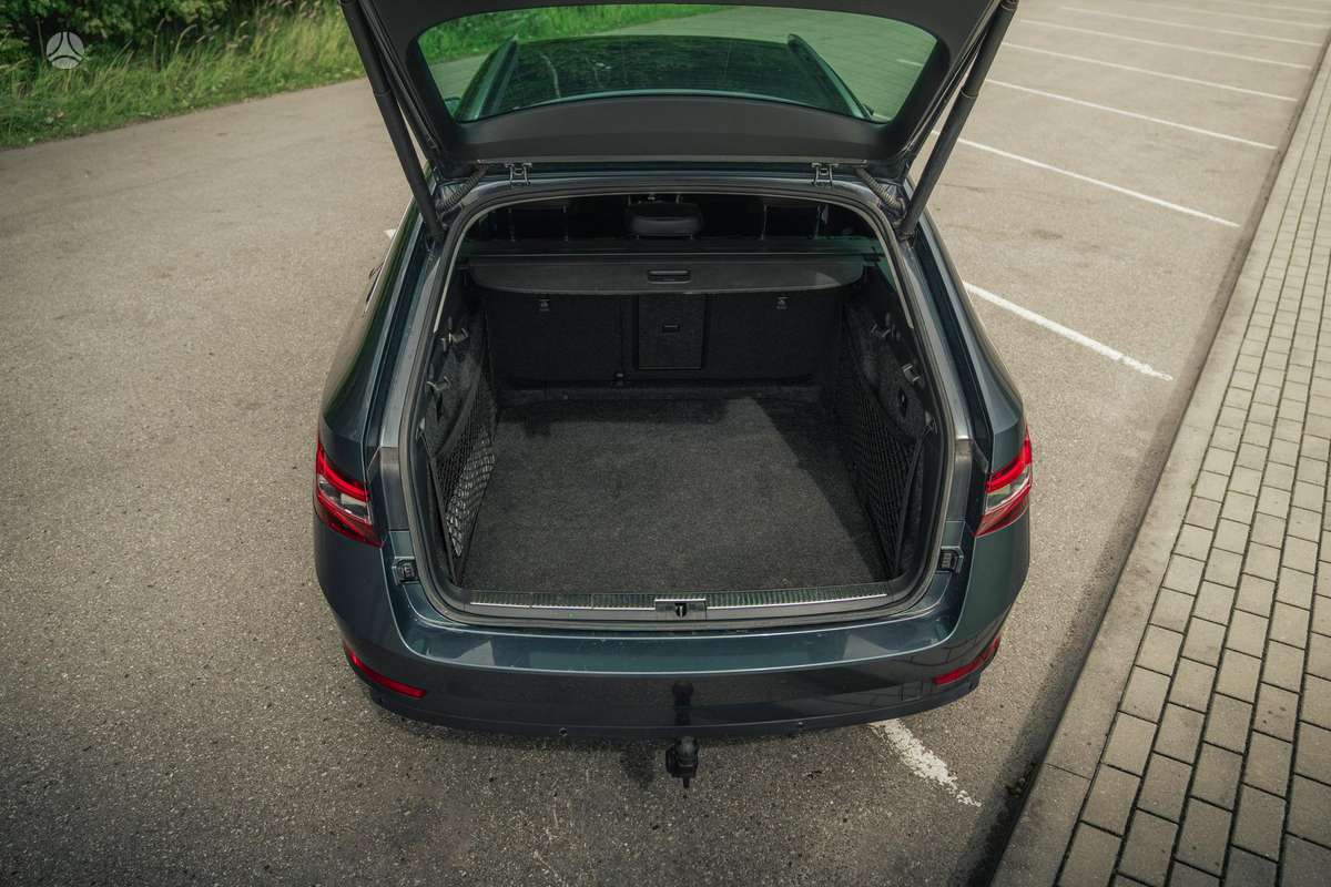 Skoda Superb, 1.8 l., wagon