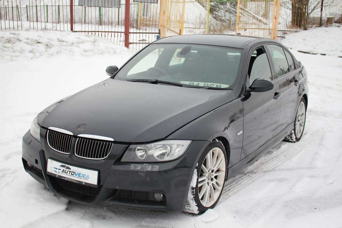 BMW 335 dalimis. Taip pat parduodame dalimis bmw e24 e30 e31 e32 e3