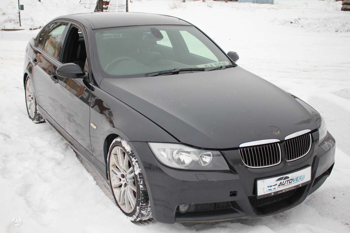 BMW 335 dalimis. Taip pat parduodame dalimis bmw e24 e30 e31 e32 e3