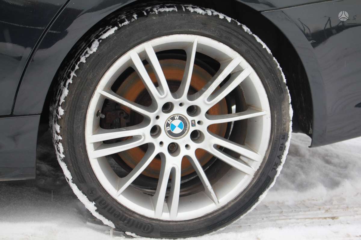 BMW 335 dalimis. Taip pat parduodame dalimis bmw e24 e30 e31 e32 e3