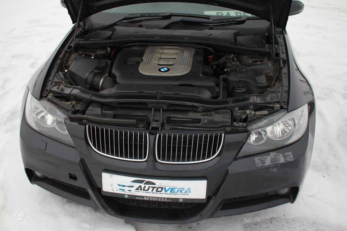 BMW 335 dalimis. Taip pat parduodame dalimis bmw e24 e30 e31 e32 e3