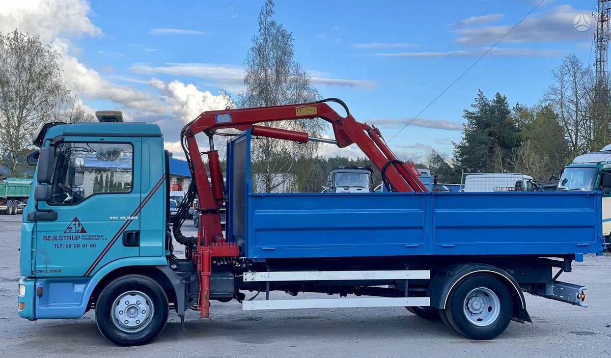 MAN TGL, dumpers with crane
