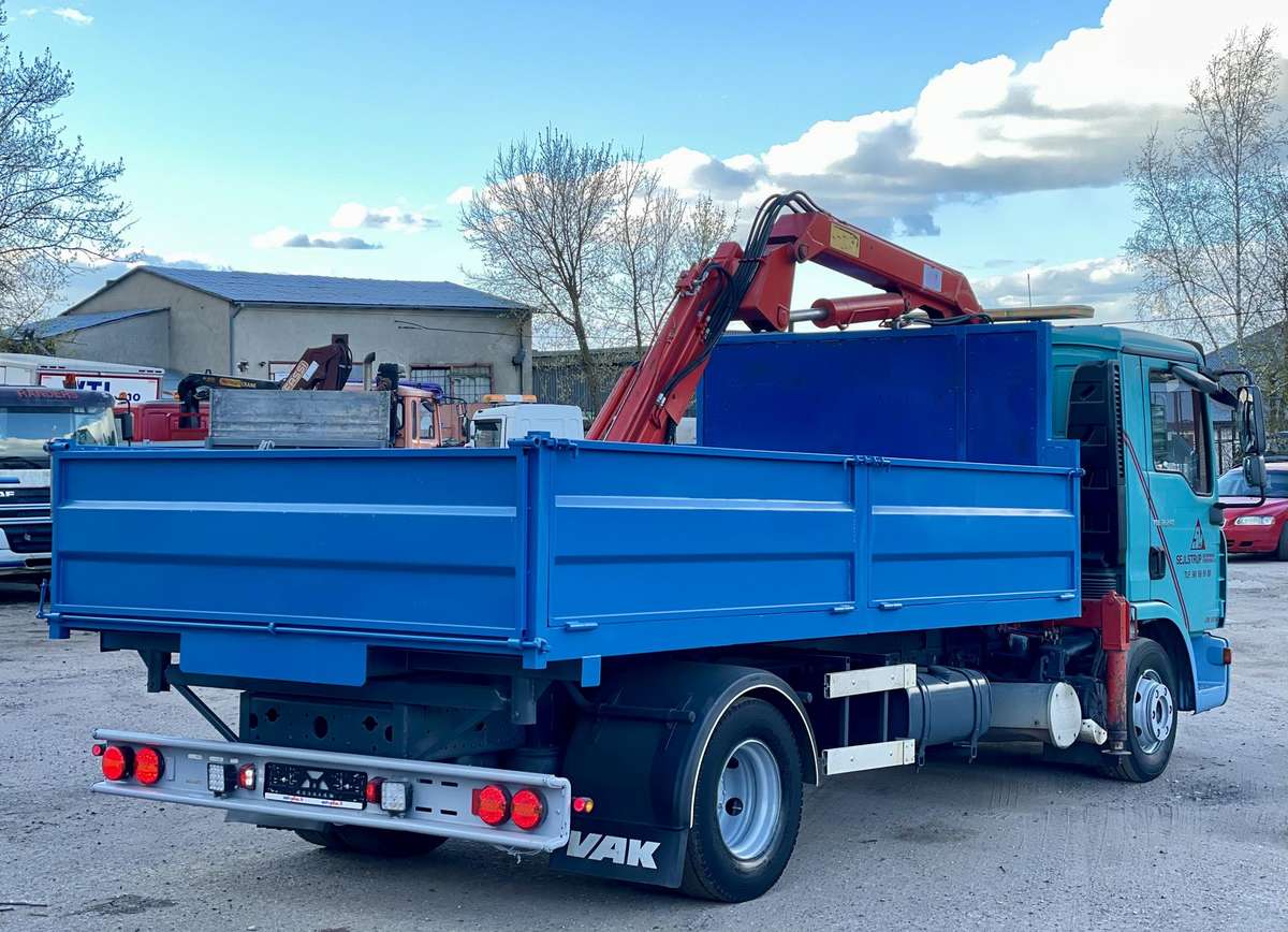 MAN TGL, dumpers with crane