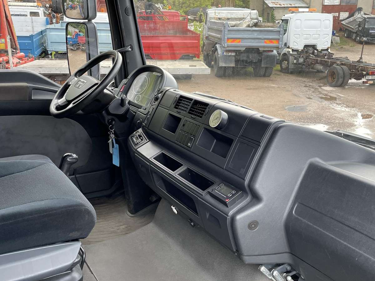 MAN TGA, dumpers with crane