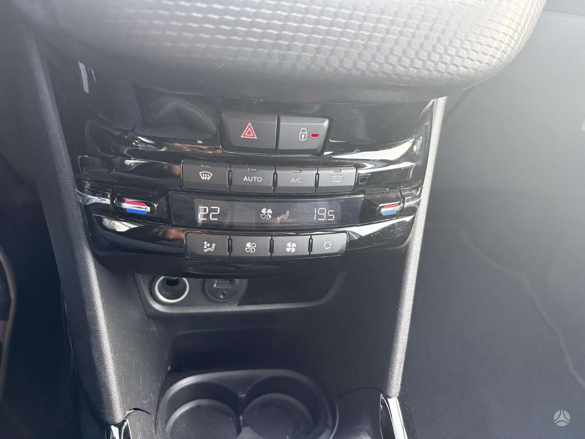 Peugeot 2008, 1.2 l., Универсал