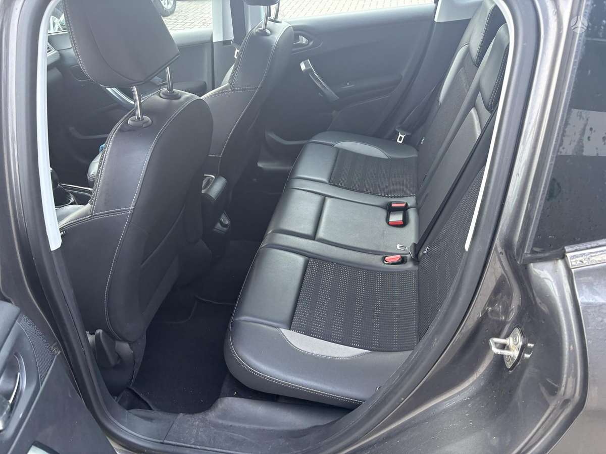Peugeot 2008, 1.2 l., Универсал