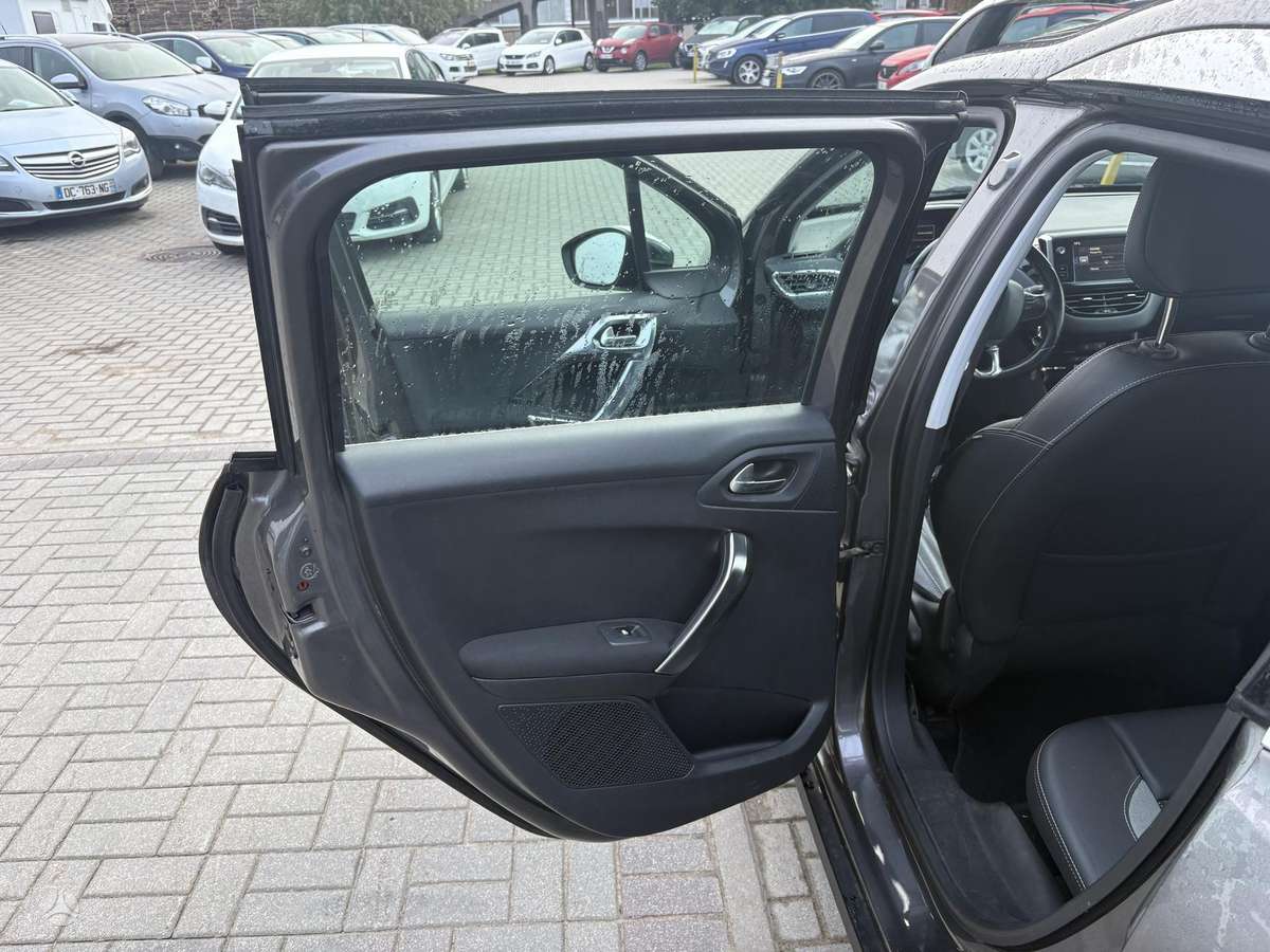 Peugeot 2008, 1.2 l., Универсал