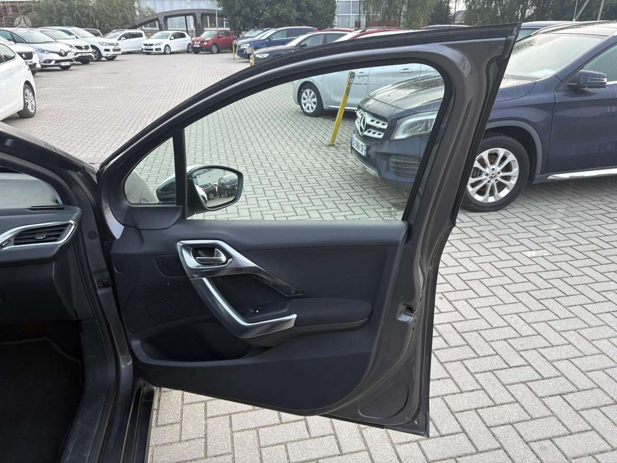 Peugeot 2008, 1.2 l., Универсал