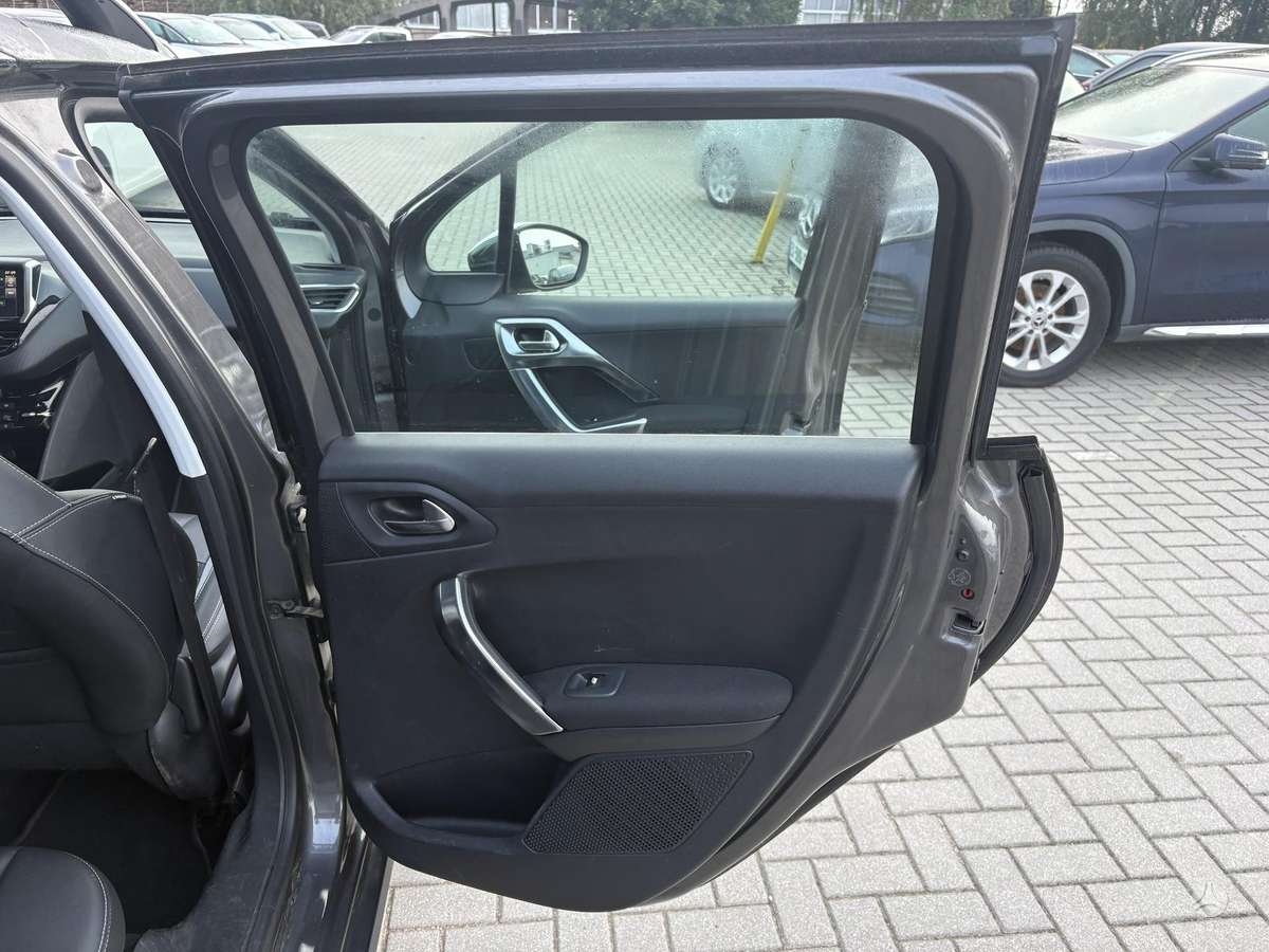 Peugeot 2008, 1.2 l., Универсал