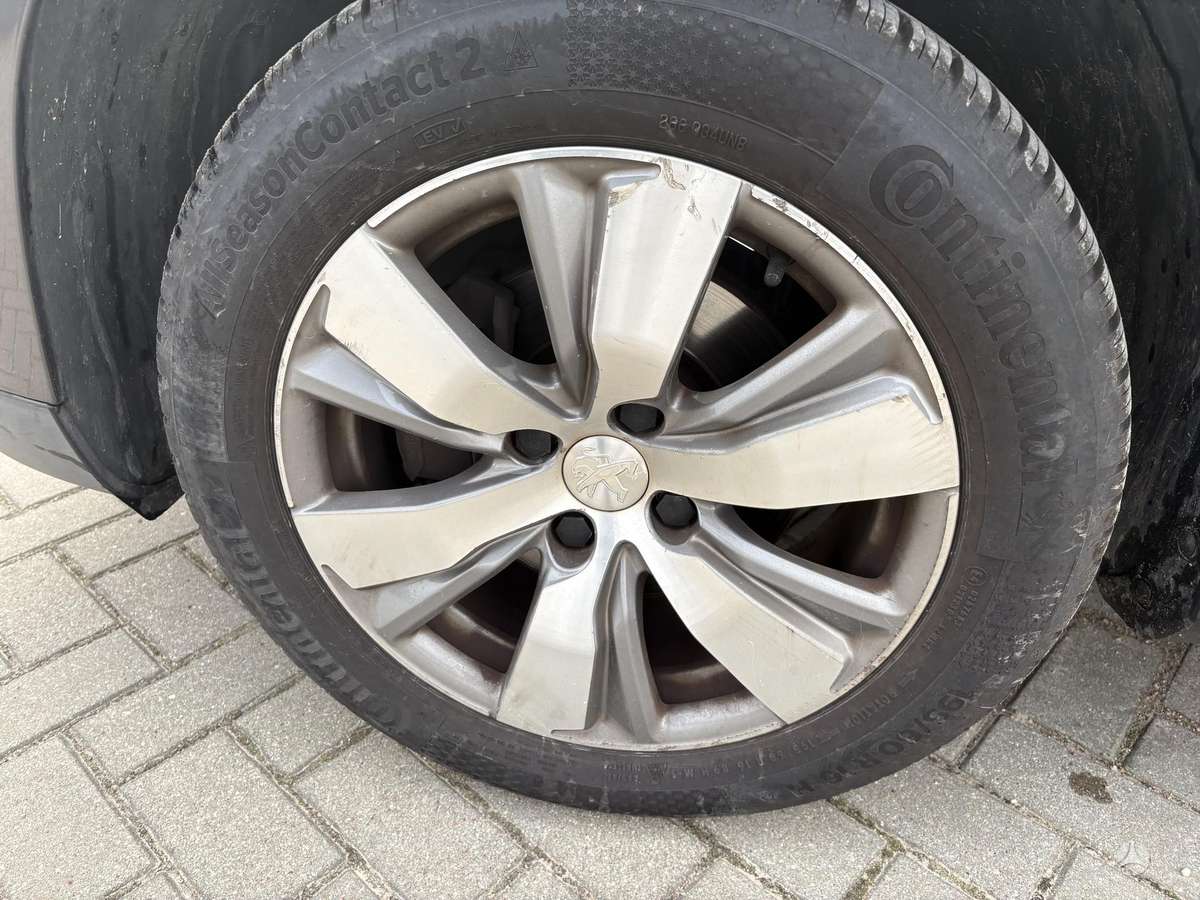 Peugeot 2008, 1.2 l., Универсал