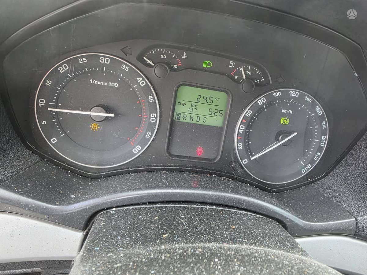 Skoda Octavia dalimis