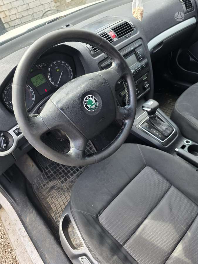 Skoda Octavia dalimis