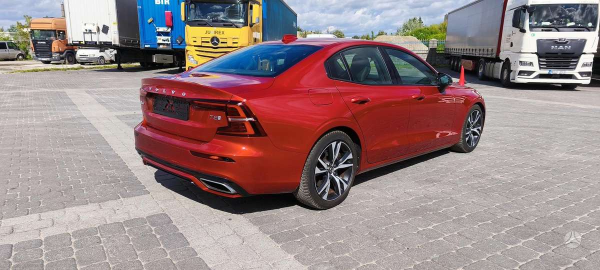Volvo S60, 2.0 l., Седан