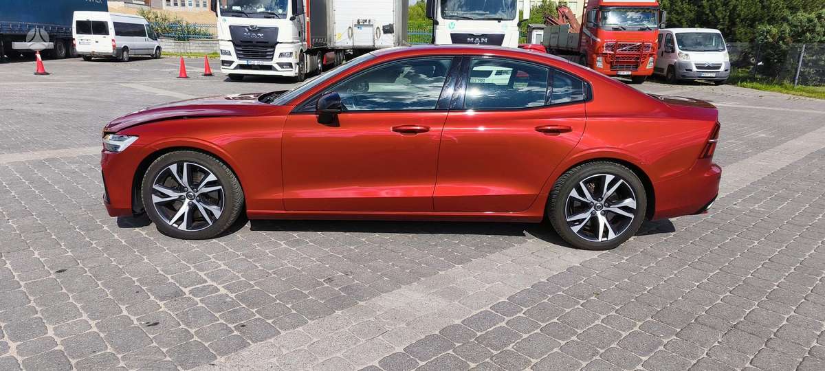 Volvo S60, 2.0 l., Седан